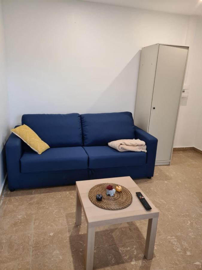 Studio Independant Et Bien Equipe Avec Veranda Commune เนอยี-ซูร์-มาร์น ภายนอก รูปภาพ